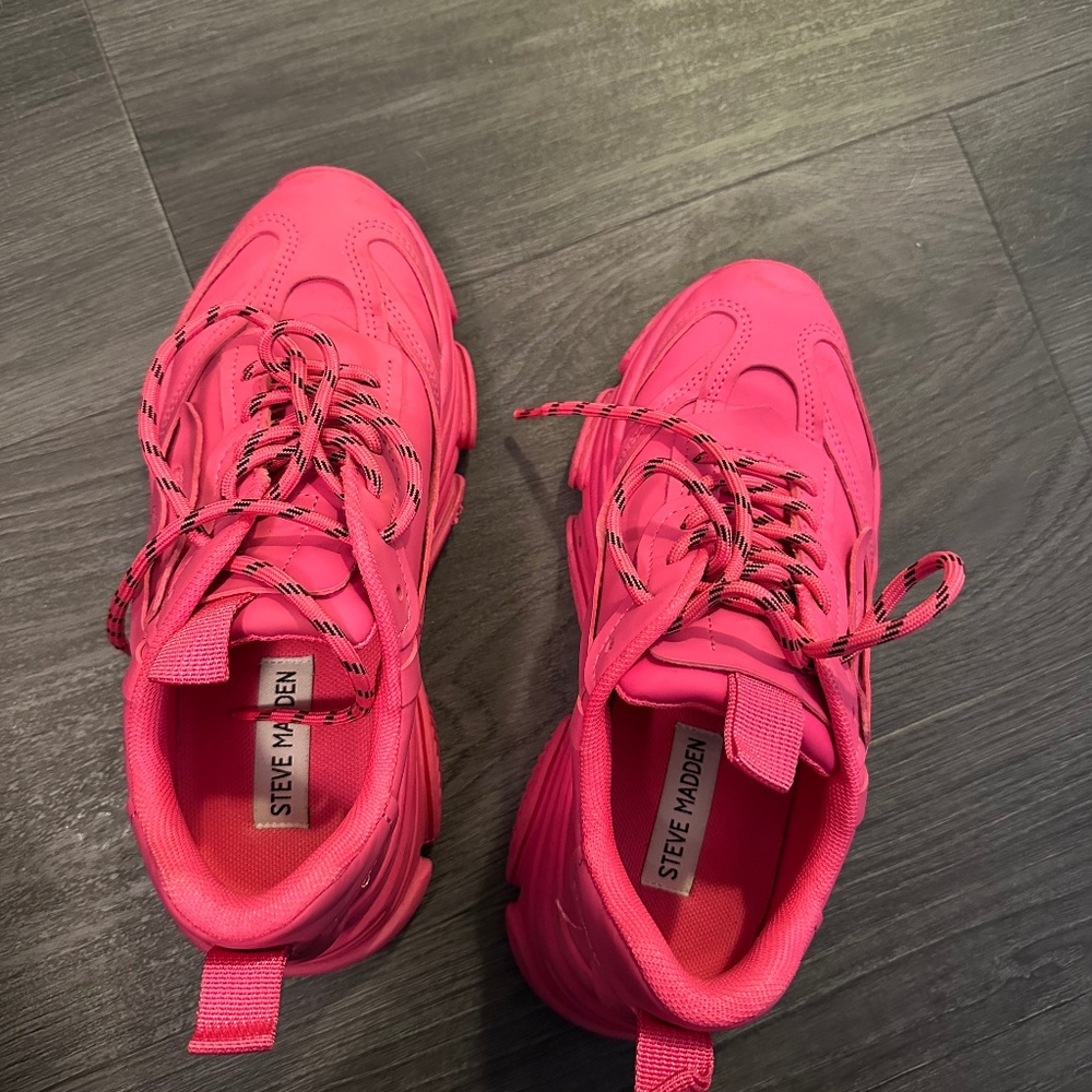 Balenciaga triple s type shoes
